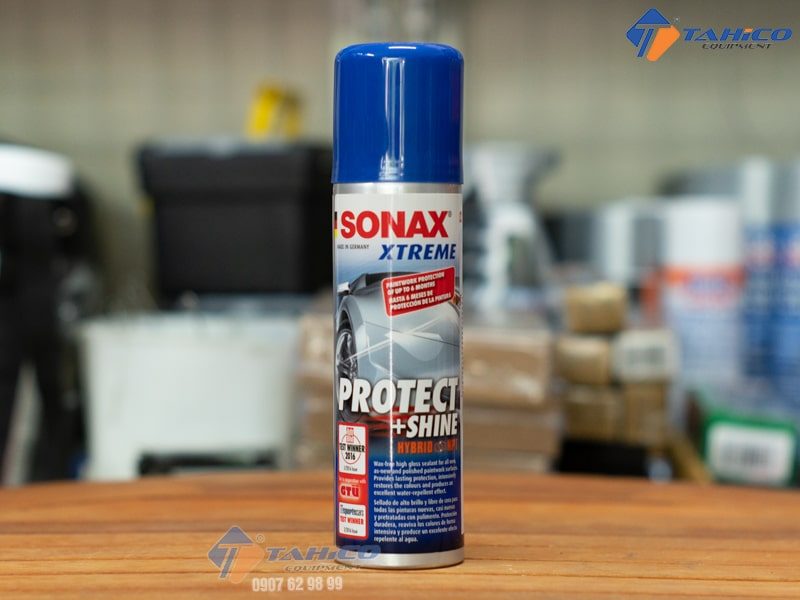 Chai xịt phủ Nano bóng sơn Sonax xtreme Protect Shine có thể dùng được cho các màu sơn của xe.