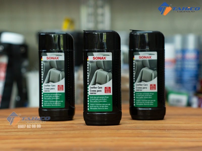 Kem bảo vệ da Sonax Leather Care Lotion hoàn hảo để làm sạch và bảo vệ vật dụng bằng da, đảm bảo tuổi thọ sản phẩm lâu dài.