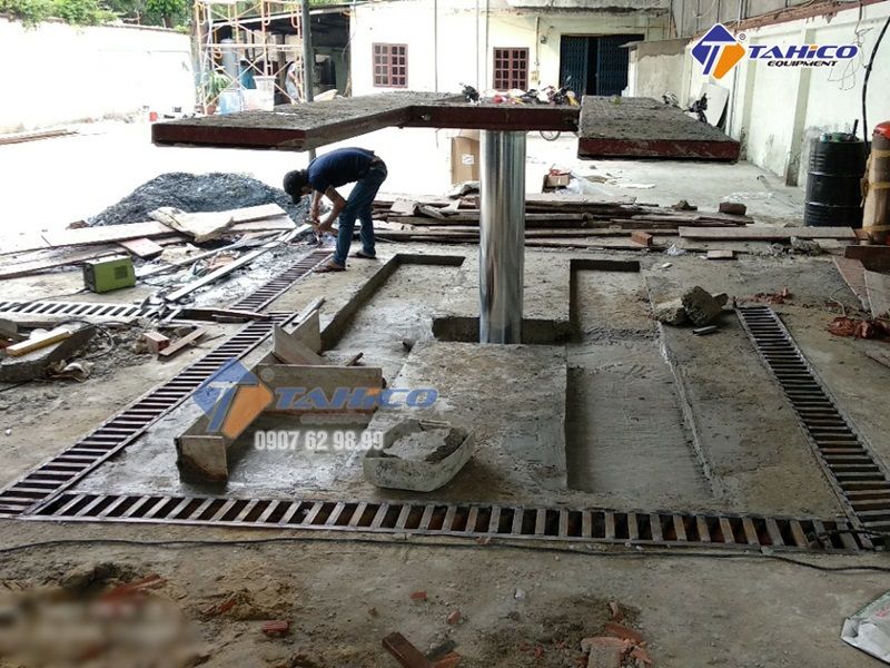 Lắp đặt cầu nâng 1 trụ Việt Nam bàn nâng âm nền