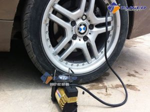 Máy bơm vá lốp xe mini có Motor bơm sản xuất theo công nghệ mới nhất cho phép giảm tiếng ồn tối đa, đã được chứng nhận độ ồn dưới 86 dB.