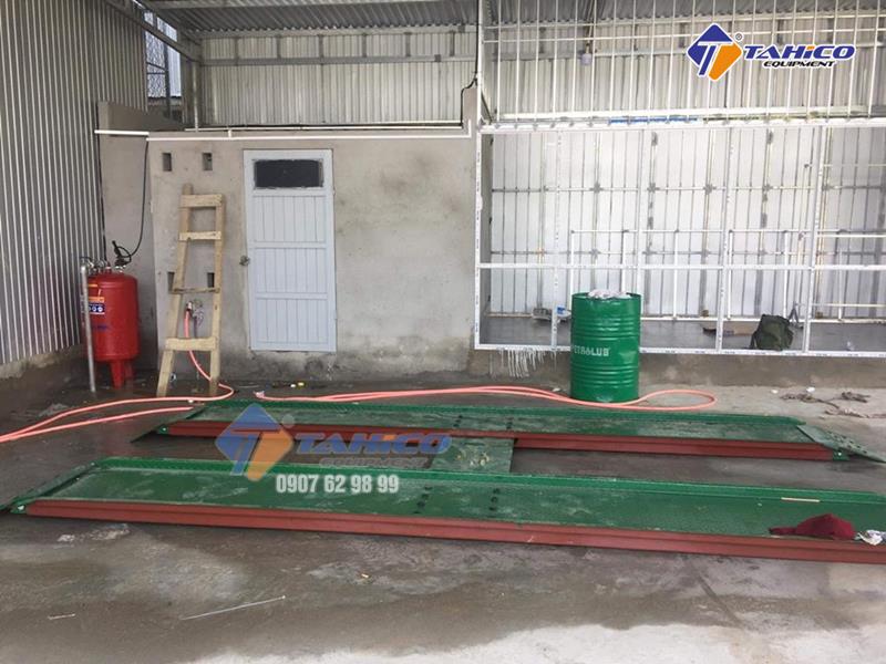 Lắp đặt cầu nâng 1 trụ rửa ô tô cho tiệm rửa xe cho anh Đức - Thừa Thiên Huế