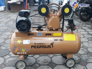 Máy nén khí dây đai Pegasus 10HP 2 cấp dùng điện 3 pha TM-V-1.05/12.5 -500L được trang bị rơ le tự ngắt, giúp đảm bảo an toàn cho người sử dụng khi có hiện tượng điện áp không định