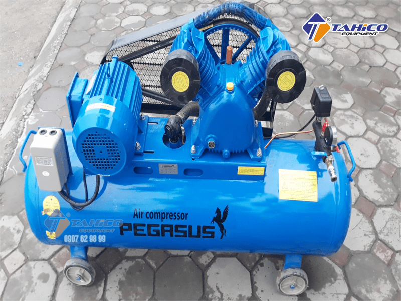 Máy nén khí dây đai Pegasus 4HP dùng điện 3 pha TM-W-0.36/12.5-230L được trang bị rơ le tự ngắt, giúp đảm bảo an toàn cho người sử dụng khi có hiện tượng điện áp không định