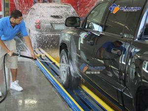 Máy rửa xe cao áp Lutian QK5011C (22kw) được sản xuất dựa trên các loại chất liệu bền chắc với các linh, phụ kiện đạt chuẩn nên máy rửa xe siêu cao áp sở hữu tuổi thọ tương đối cao