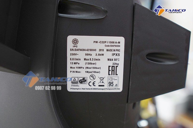 Thông số máy rửa xe được in trên máy rõ ràng