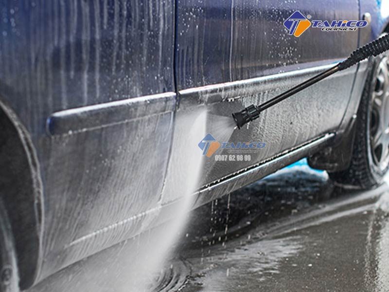 Máy rửa xe Lutian LT-390B (1.8KW) động cơ siêu khỏe cho phép máy rửa xe Lutian này làm việc liên tục trong thời gian dài mà không cần ngưng máy nhiều lần hay xảy ra bất kỳ sự cố kỹ thuật nào.