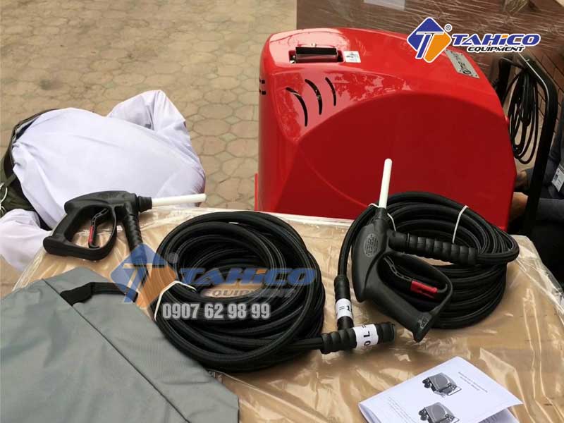 Máy rửa hơi nước nóng Menikini DI20 chạy bằng Diesel