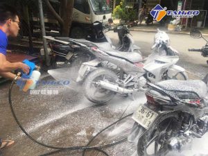 dung dịch rua xe bọt tuyet ventek 20 lit 1