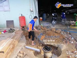 Lắp đặt cầu nâng 1 trụ rửa xe cũ tại Tân Phú - Tp.HCM