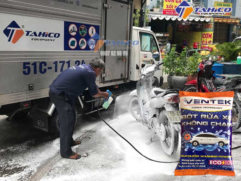 Bột rửa xe không chạm vệ sinh xe tải