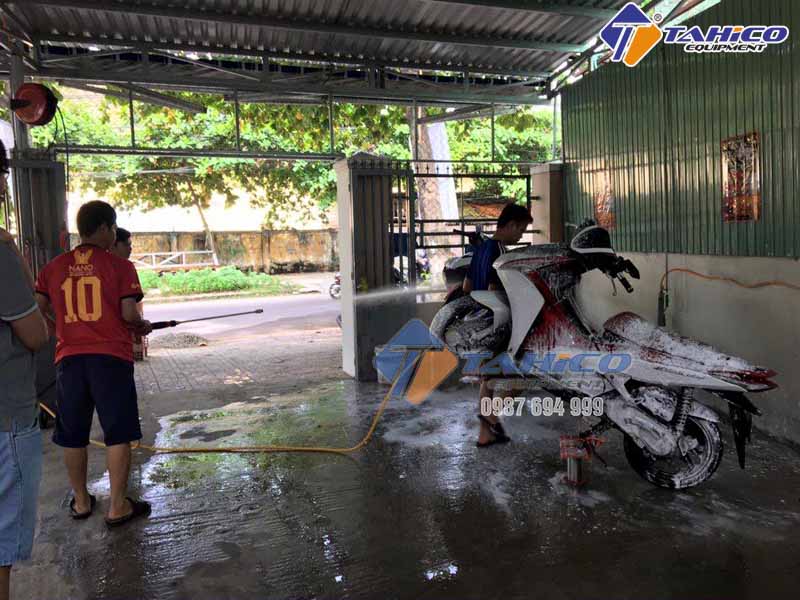 Mua ben nâng rửa xe máy tại Long An đảm bảo chất lượng