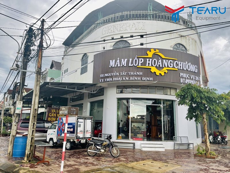 Hoàn thiện lắp đặt cửa hàng làm mâm lốp Hoàng Chương ở Hoài Ân - Bình Định