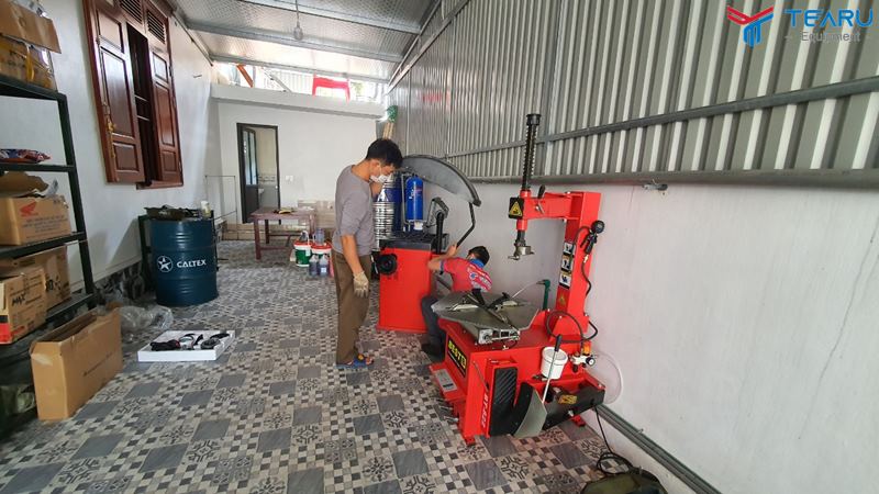 5 Kinh nghiệm mua máy ra vào lốp nhất định bạn phải biết 5 Máy ra vào lốp hiện nay đang bán đa dạng mẫu mã