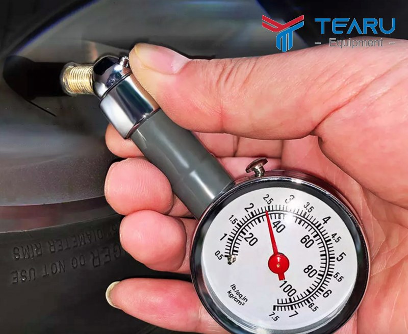 Hướng dẫn đọc đồng hồ đo áp suất lốp xe chi tiết