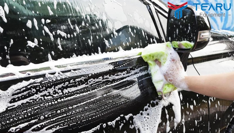 Lau rửa xe thường xuyên