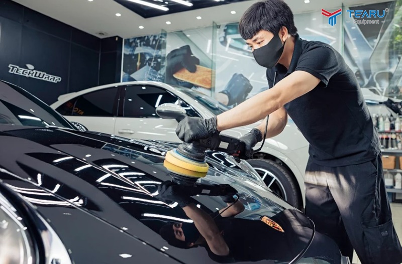 Những sai lầm khi đánh bóng ô tô có thể bạn chưa biết 2 Một số sai lầm khi đánh bóng xe ô tô cần lưu ý