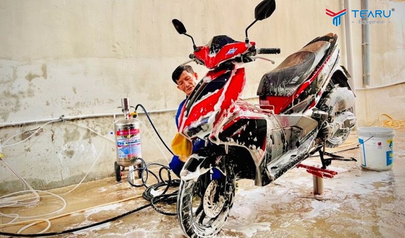 Bàn nâng rửa xe máy TỰ CHẾ và những điều cần biết 3 Liên hệ tearu để được tư vấn bàn nâng xe máy phù hợp