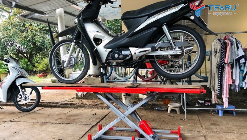 Bàn nâng rửa xe máy TỰ CHẾ và những điều cần biết 1 Bàn nâng rửa xe máy tự chế là loại bàn nâng như thế nào?