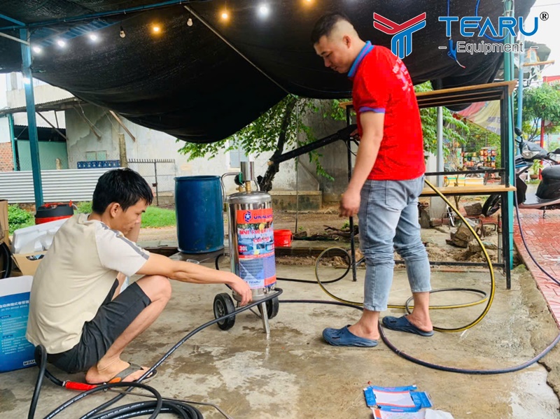 Máy phun bọt tuyết tự động | Bán tự động đáng mua nhất 2025 4 Dù chọn loại nào, việc đầu tư một máy phun bọt tuyết chất lượng chính là bước đầu quan trọng
