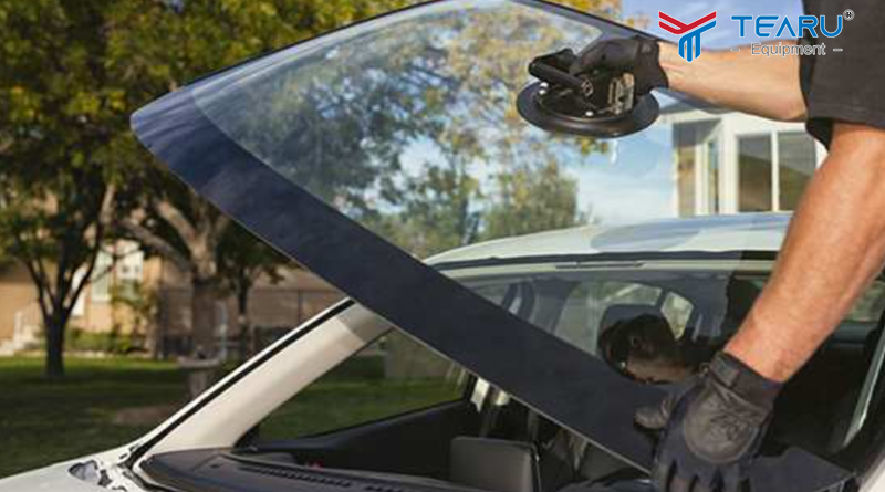 Nếu vết nứt kính quá lớn thì nên thay mới 