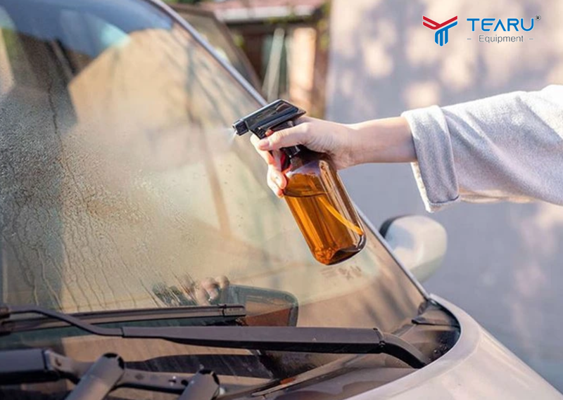 Đừng rửa khi kính còn nóng 