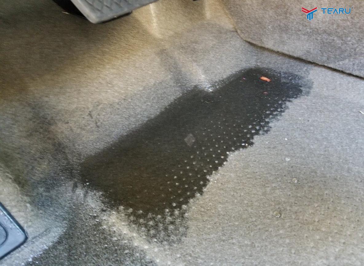 Xe ô tô bị rò nước điều hòa: Nguyên nhân và cách xử lý tại nhà