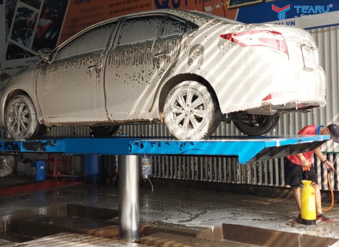 Bí Quyết Lựa Chọn Và Lắp Đặt Cầu Nâng 1 Trụ Tại Hà Nội Hiệu Quả, Tiết Kiệm 3 Lắp đặt cầu nâng 1 trụ đảm bảo an toàn cho người vận hành