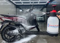 Phân Biệt Bình Xịt Bọt Tuyết Cầm Tay và Loại Gắn Máy Rửa Xe: Chọn Loại Nào Tối Ưu?