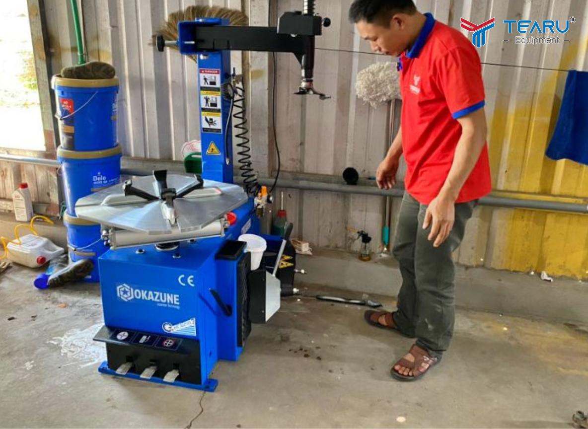 Cách Sử Dụng Máy Ra Vào Lốp An Toàn Cho Người Mới: Hướng Dẫn Từ A–Z