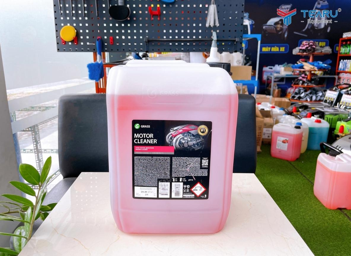 Cách Sử Dụng Dung Dịch Dưỡng Khoang Động Cơ An Toàn, Không Hại Máy 4 Công ty Tearu – đơn vị chuyên cung cấp hóa chất và thiết bị chăm sóc xe uy tín trên thị trường.