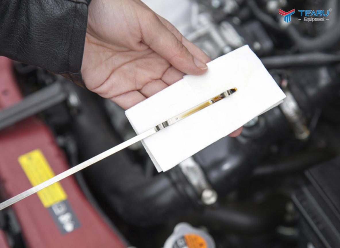 Thường xuyên kiểm tra chất lượng nhớt hộp số trên xe