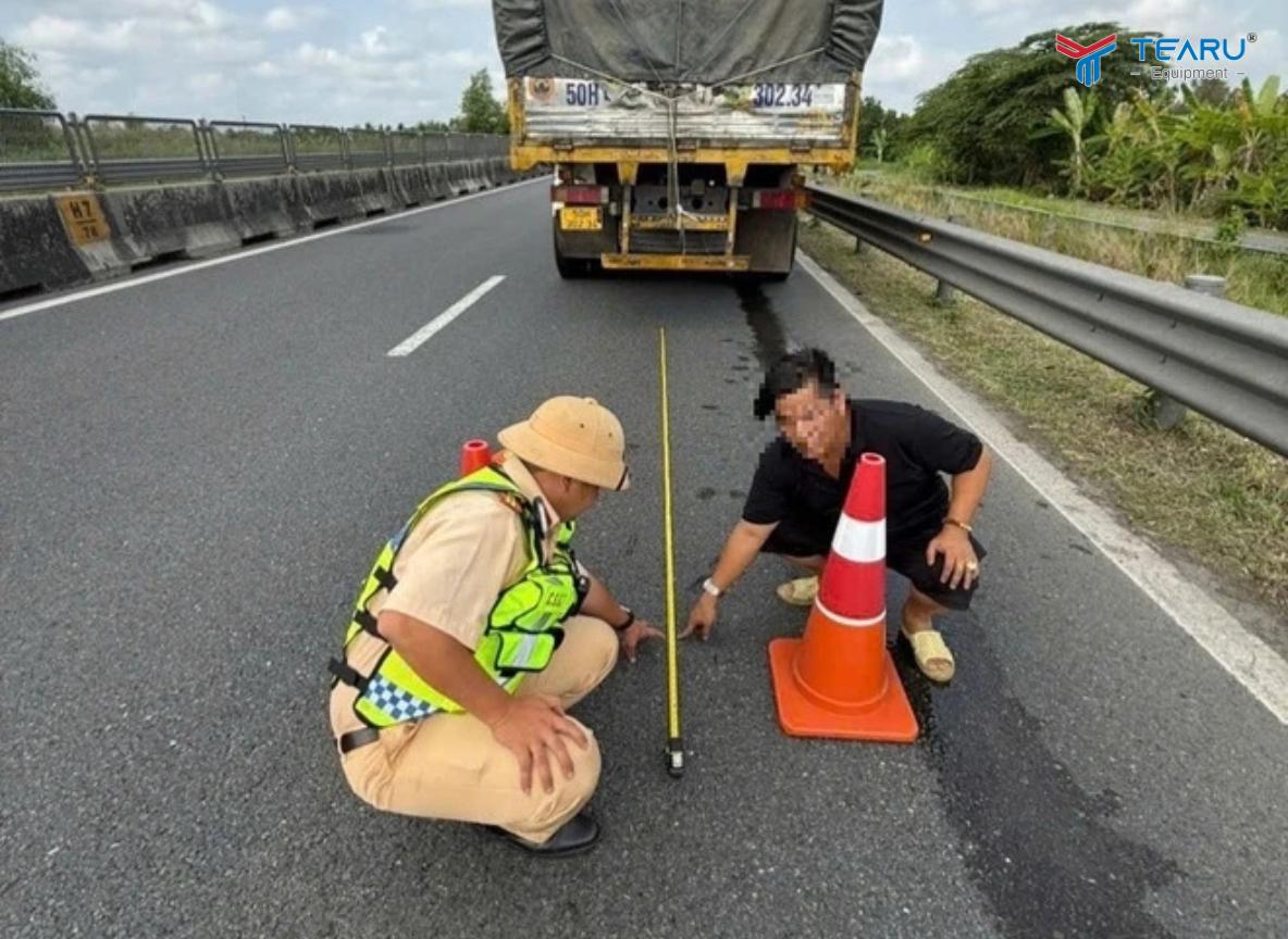 Khoảng Cách Đặt Biển Cảnh Báo Khi Xe Gặp Sự Cố Chuẩn Nhất 2026 4 Luôn mang theo biển cảnh báo trên xe