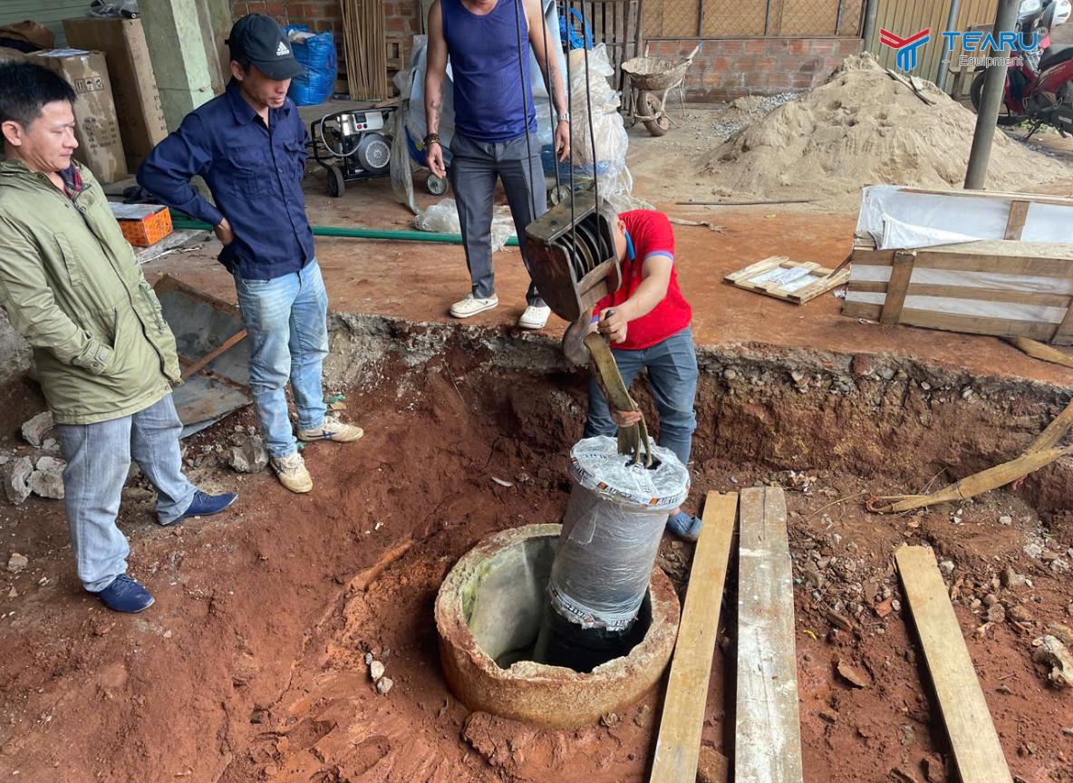 Cầu nâng 1 trụ Togage nhập Khẩu Ấn Độ được công ty Tearu thi công và lắp đặt bảo hành 5 năm