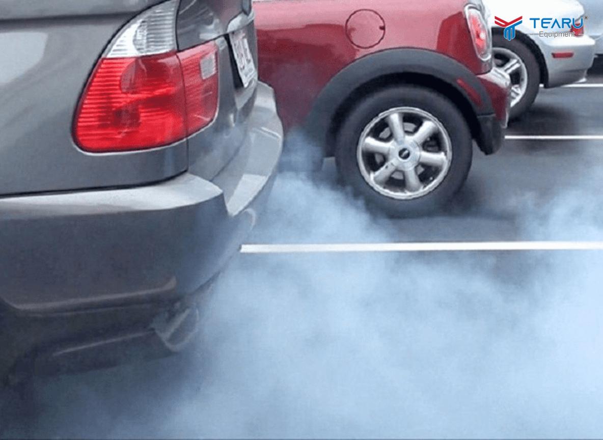 Khói xanh cảnh báo xe ô tô bị mài mòn xi-lanh