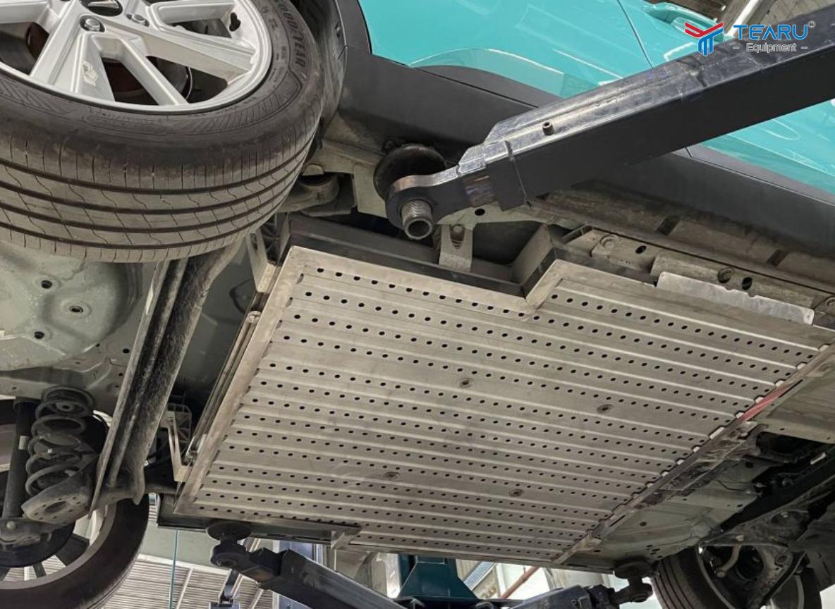 Gắn giáp bảo vệ pin giúp tăng độ an toàn khi vận hành