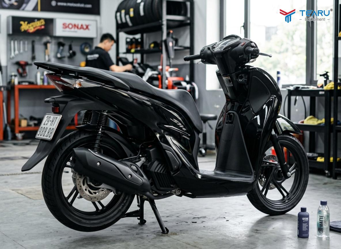 Mẹo Bảo Dưỡng Nhựa Nhám Trên Xe Máy Không Bị Phai Màu 4 Việc kết hợp vệ sinh và dưỡng nhựa định kỳ sẽ giúp xe luôn giữ được vẻ ngoài mới đẹp như ban đầu.
