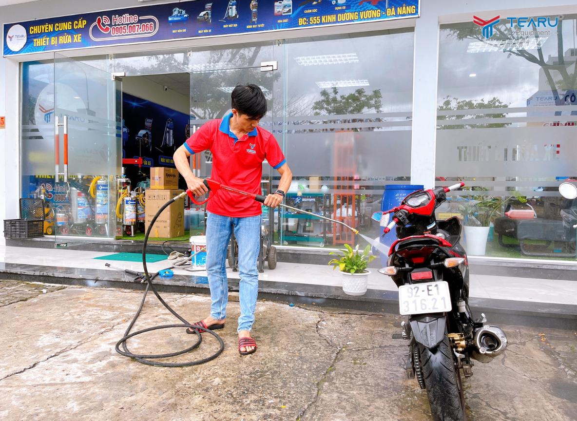 Có Nên Dùng Cần Nối Dài Súng Rửa Xe Để Vệ Sinh Xe Hiệu Quả Hơn? 3 Công ty Tearu chuyên cung cấp phụ kiện máy rửa xe uy tín, chính hãng