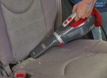 Có Nên Mua Máy Hút Bụi Xe Ô Tô Cầm Tay Để Tự Vệ Sinh Xe Tại Nhà?