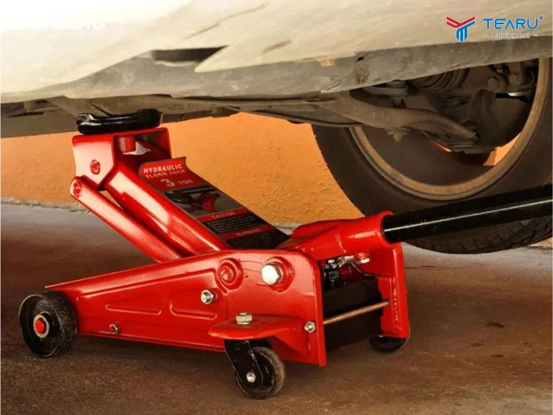 Xác định và Nâng đúng điểm nâng của xe