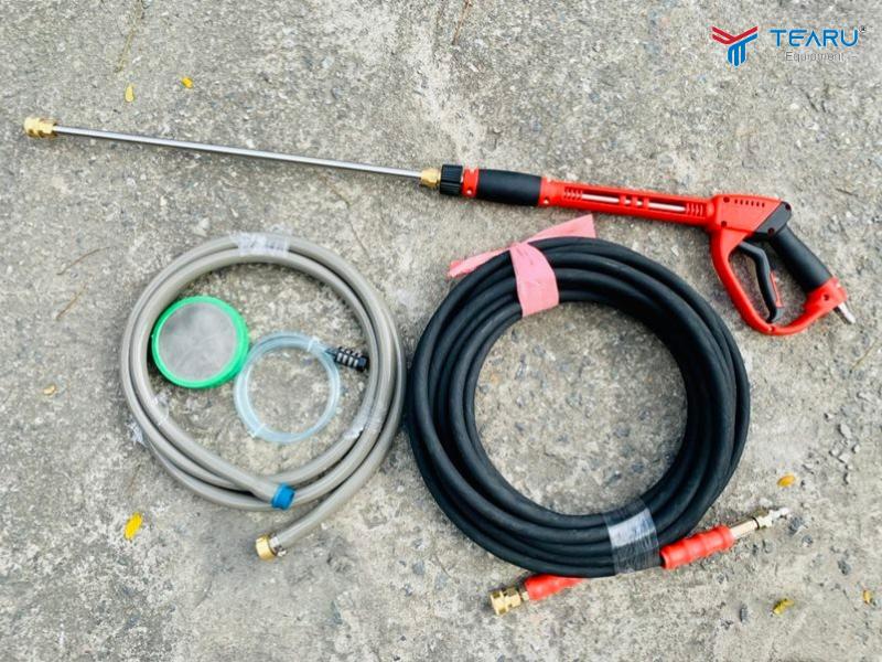 Nên Chọn Dây Rửa Xe Dài Bao Nhiêu Mét Để Đảm Bảo Áp Lực Mạnh? 3 Nên chọn dây máy rửa xe chất lượng 2 lớp bó kẽm