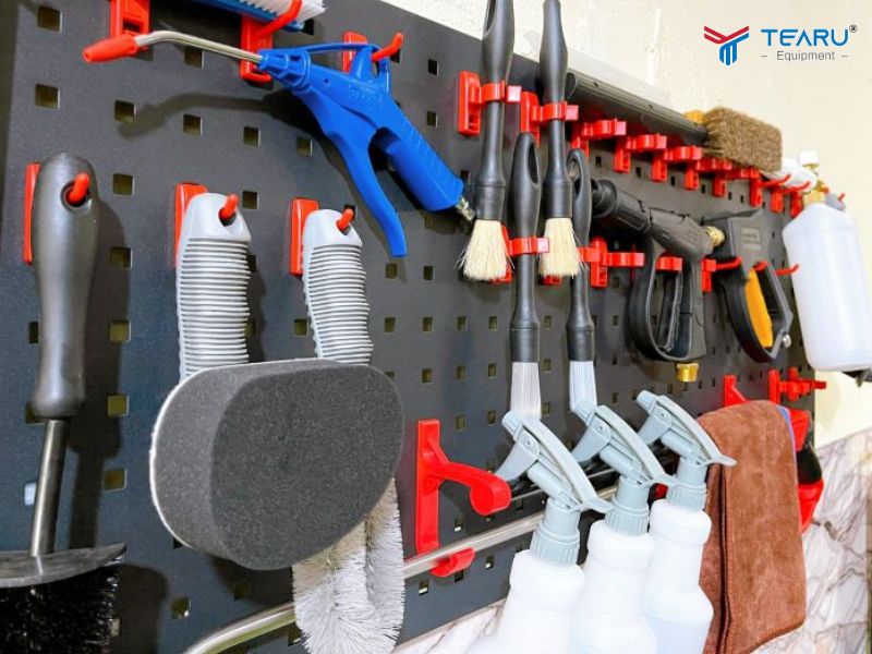 Bảng Treo Dụng Cụ Rửa Xe Chuyên Nghiệp – Giải Pháp Quản Lý Thiết Bị Hiệu Quả 2 Bảng treo dụng cụ rửa xe giúp dễ dàng quản lý