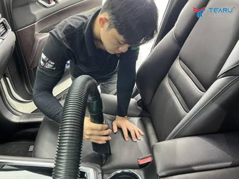 Nội thất xe xăng hay điện đều cần được chăm sóc cẩn thận