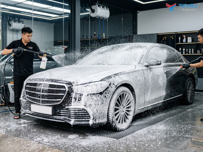 Rửa xe không chạm là một trong những dịch vụ được khách hàng quan tâm nhất hiện nay.