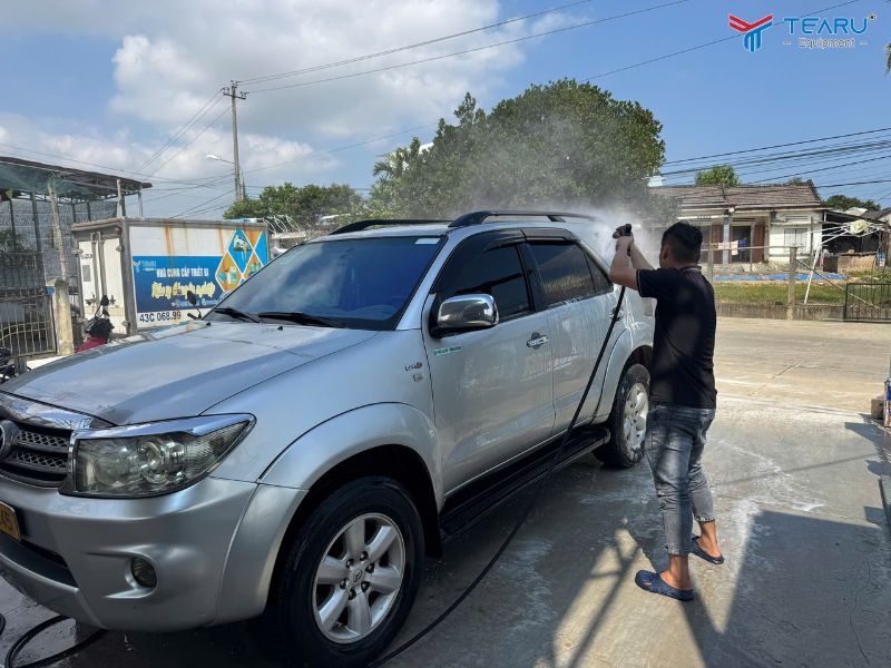 Cách Tính Chi Phí Mở Tiệm Rửa Xe Chi Tiết Nhất Cho Người Mới Bắt Đầu 4 Chi phí nhân công tùy mức theo tay nghề