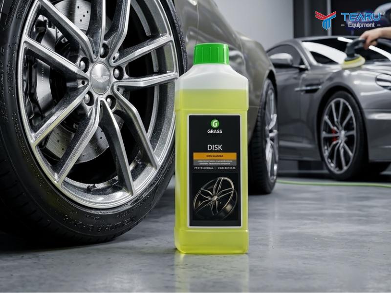 Cách Làm Sạch Logo Xe Bị Xỉn Màu Nhanh Chóng 3 Dung dịch Disk Cleaner được nhiều trung tâm detailing và garage chuyên nghiệp lựa chọn