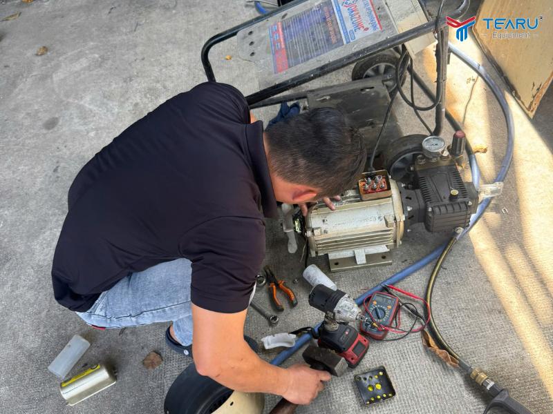 Những Quy Tắc An Toàn Khi Sử Dụng Máy Rửa Xe Cao Áp Để Đảm Bảo Hiệu Quả Và Độ Bền 4 Bảo dưỡng định kỳ để tăng độ bền của máy rủa xe cao áp