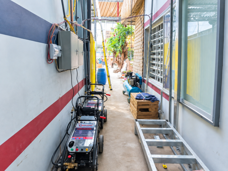 Lắp đặt và bàn giao xong 2 bộ thiết bị rửa xe tự phục vụ cho 2 khoang rửa xe cho khách hàng tại Long Xuyên, An Giang 2 Máy rửa xe và máy nén khí